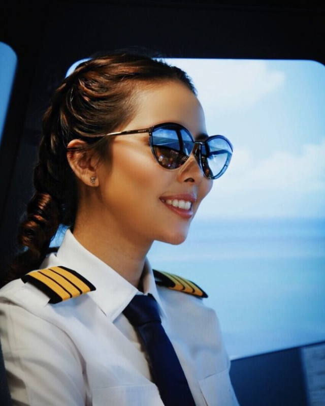 6 Pilot Wanita Terbaik yang Ada di Indonesia